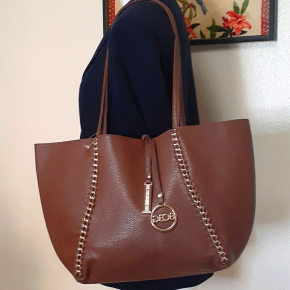 BCBG Handbags - Bcbg purse